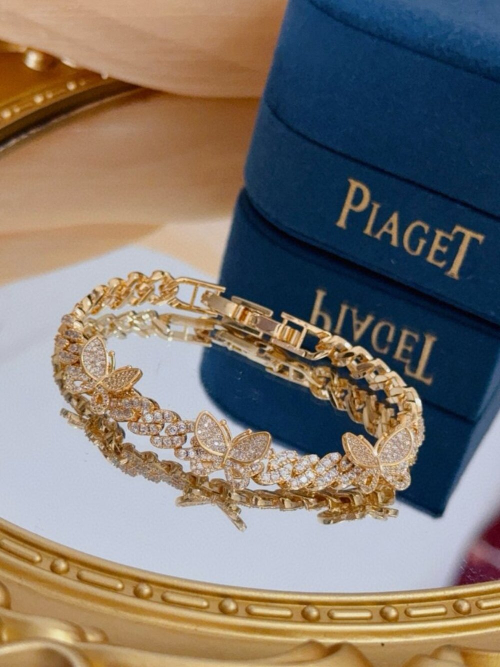 women Piaget bracelet